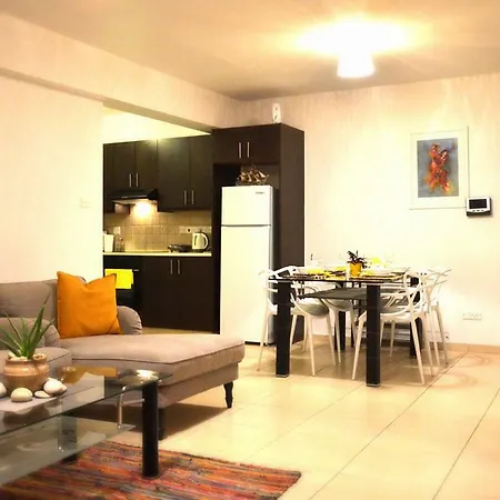Happy Holiday House לרנקה