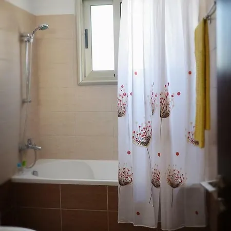 Happy Holiday House Appartement Larnaca